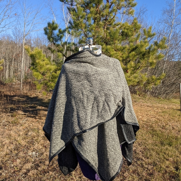 LRL wool sweater wrap - Picture 1 of 3